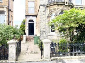 9A Grosvenor Crescent